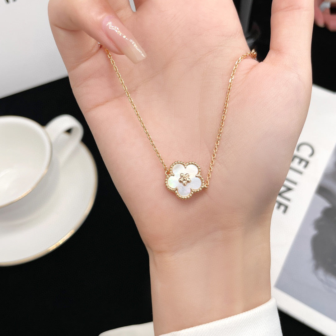 [Vellora-Opalyn]LUCKY  WHITE MOP  PLUM BLOSSOM NECKLACE