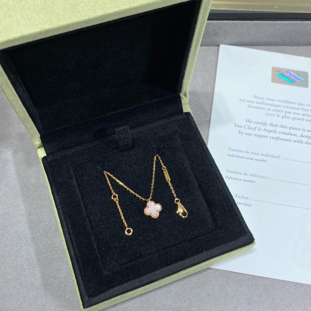[Vellora-Opalyn]CLOVER 15MM PINK MOTHER-OF-PEARL SINGLE FLOWER NECKLACE