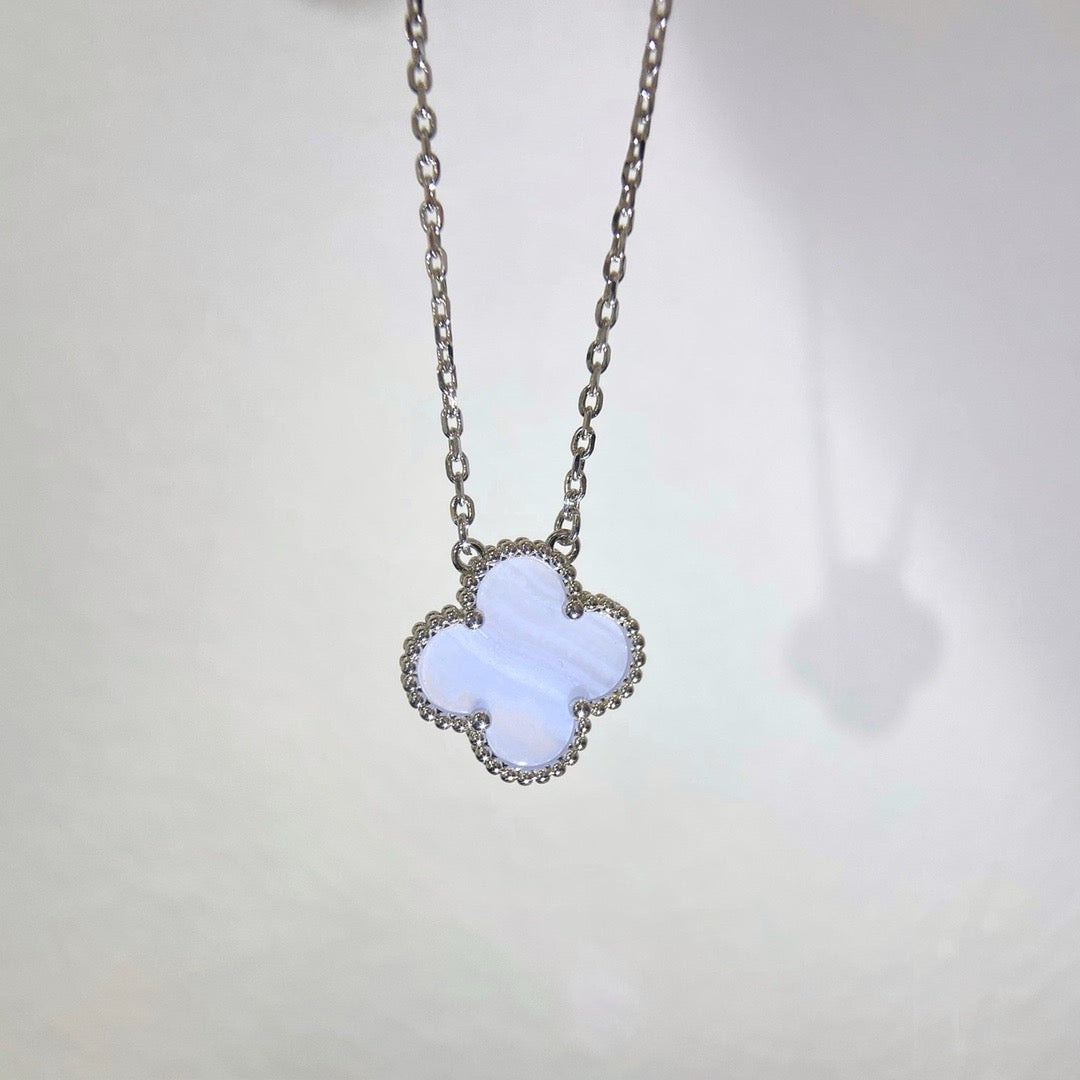[Vellora-Opalyn]CLOVER 15MM BLUE CHALCEDONY NECKLACE SILVER