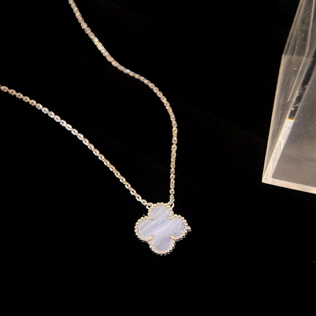 [Vellora-Opalyn]CLOVER 15MM BLUE CHALCEDONY NECKLACE SILVER