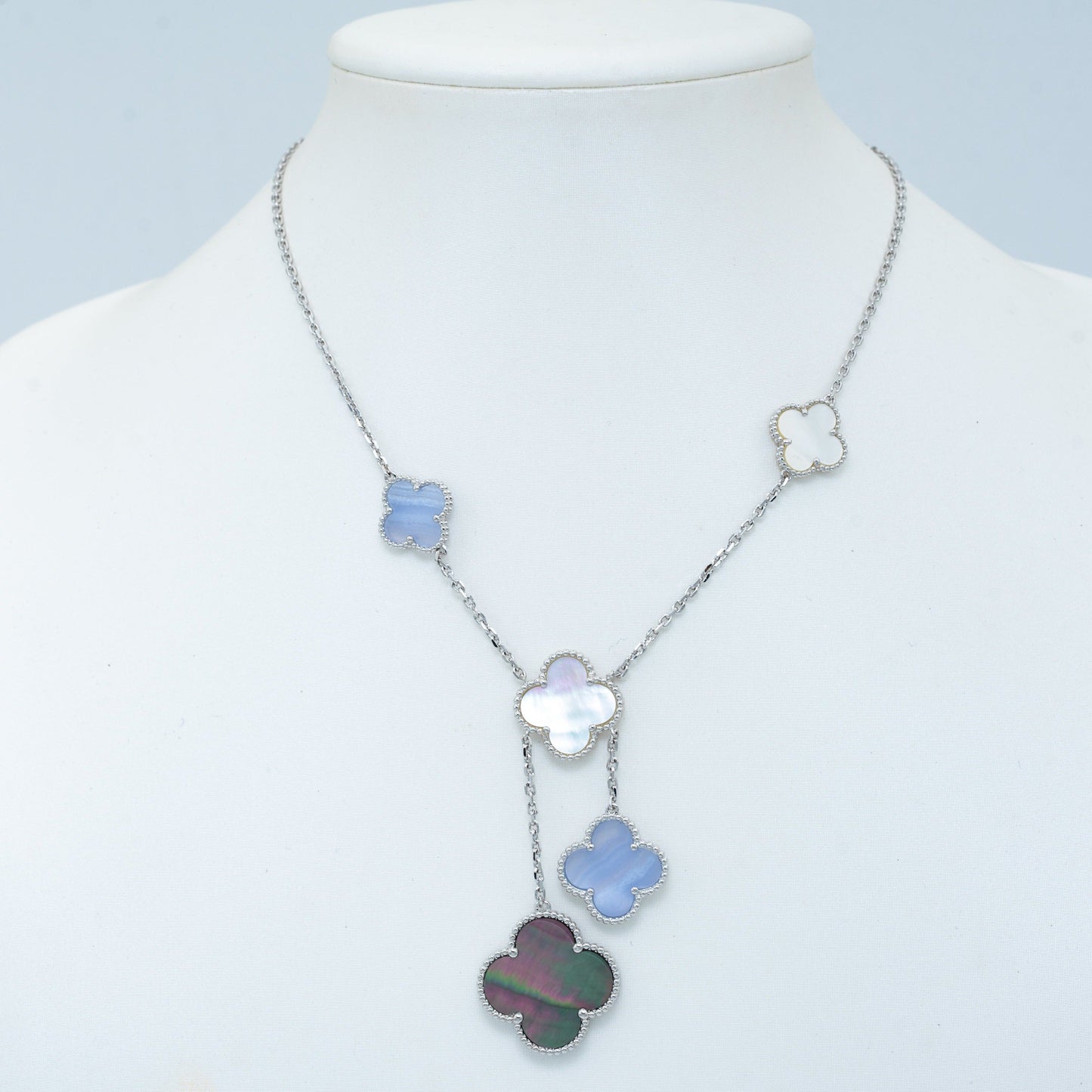 [Vellora-Opalyn]CLOVER MOP CHALCEDONY NECKLACE SILVER 6 MOTIF