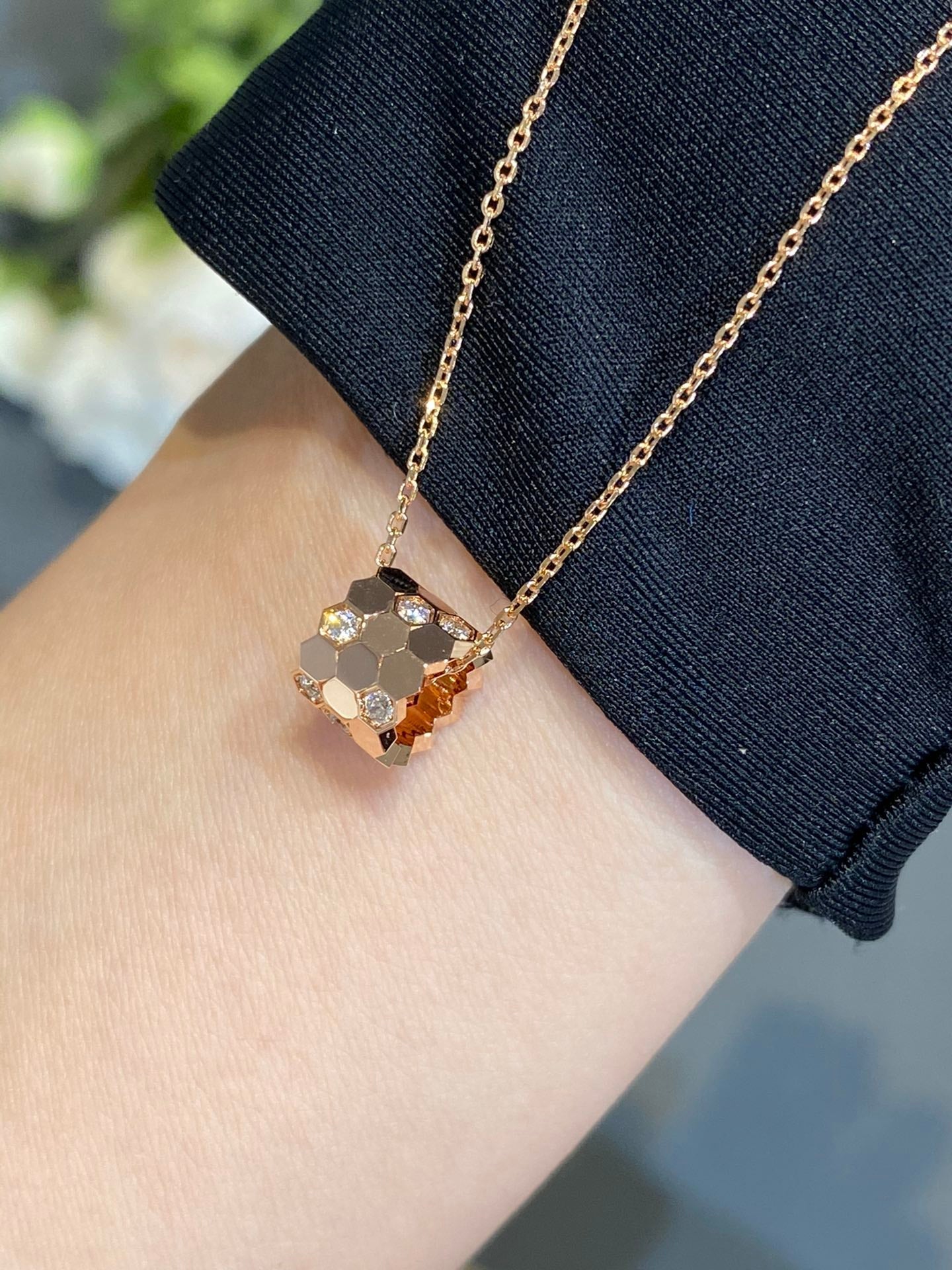 [Vellora-Opalyn]BEE LOVE DIAMOND NECKLACE