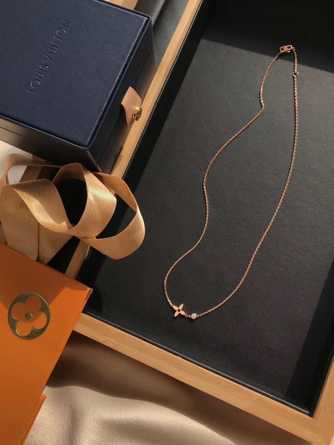 [Vellora-Opalyn]BLOSSOM PENDANT PINK GOLD AND DIAMOND
