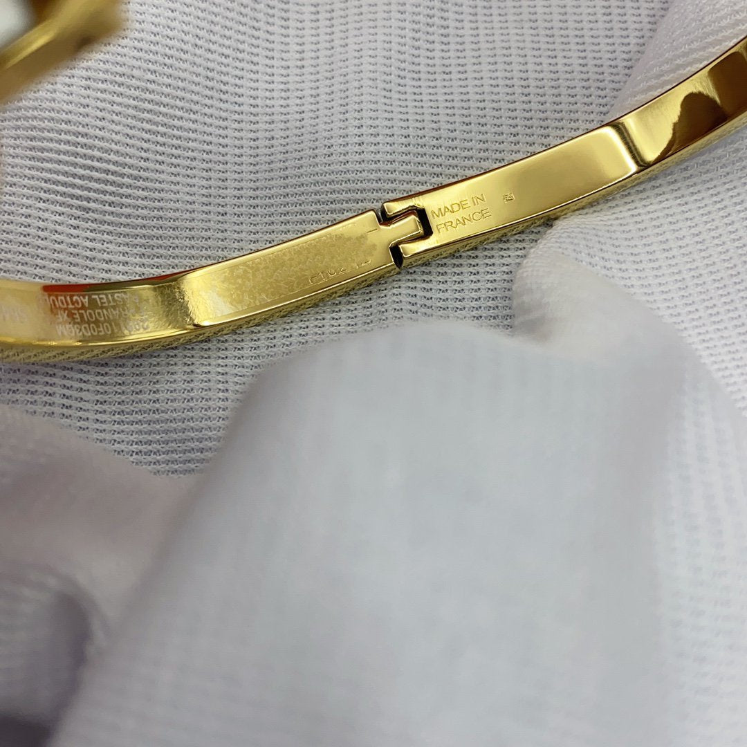 [Vellora-Opalyn]CLASSIC HM CLIC WHITE 8MM ENAMEL BRACELET
