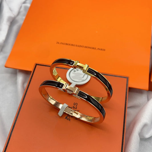 [Vellora-Opalyn]CLASSIC HM CLIC BLACK 8MM ENAMEL BRACELET