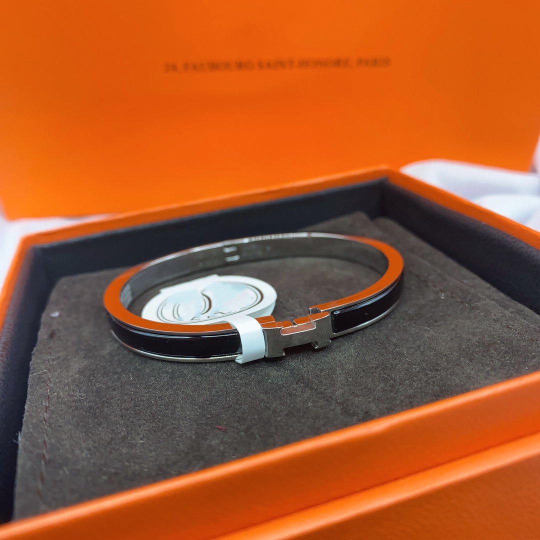 [Vellora-Opalyn]CLASSIC HM CLIC BLACK 8MM ENAMEL BRACELET