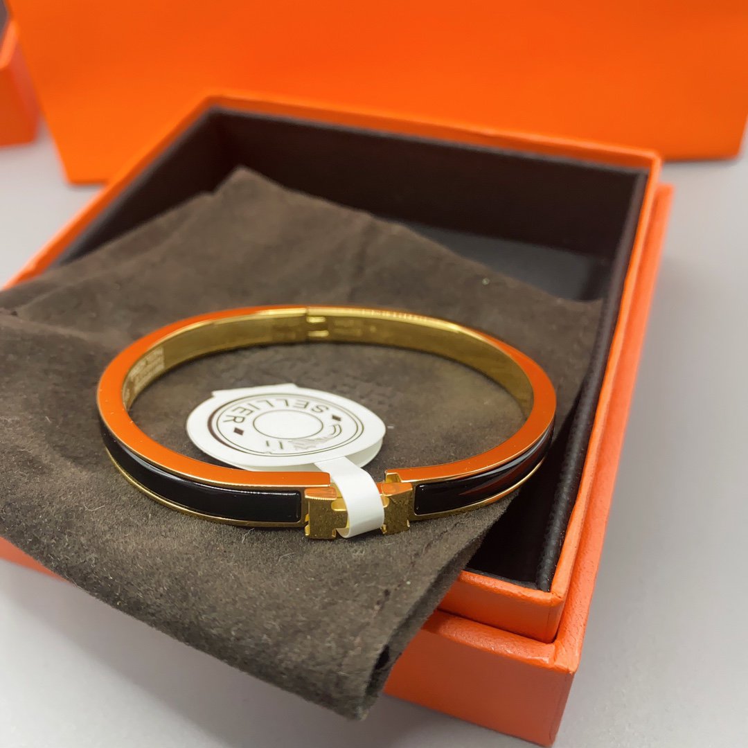 [Vellora-Opalyn]CLASSIC HM CLIC BLACK 8MM ENAMEL BRACELET