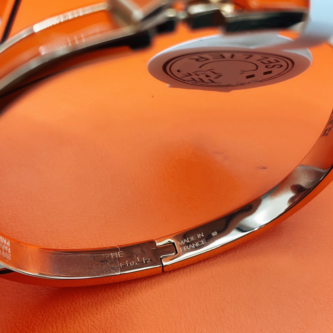 [Vellora-Opalyn]CLASSIC HM CLIC RED 8MM ENAMEL BRACELET