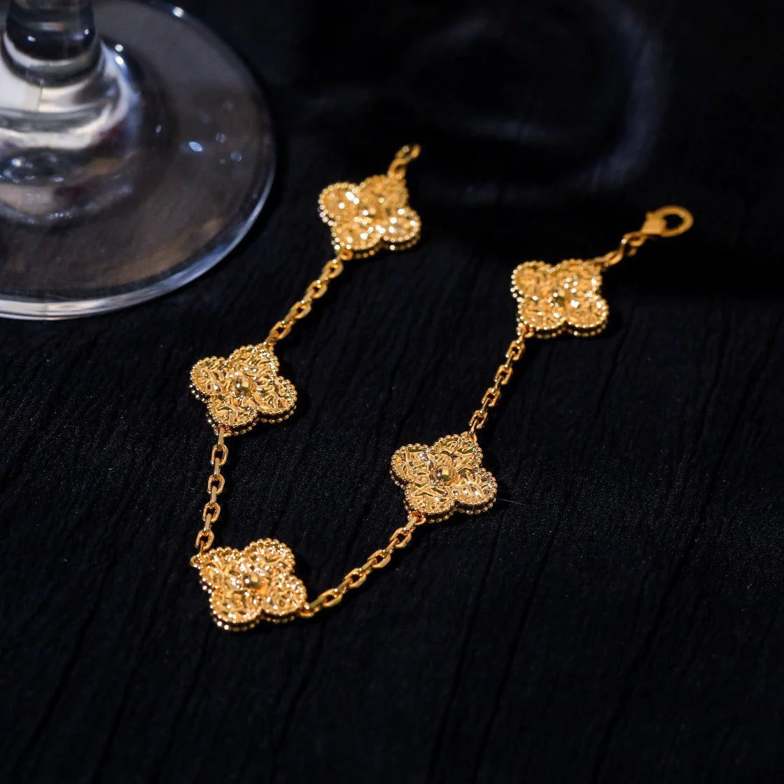 [Vellora-Opalyn]CLOVER 5 MOTIFS BRONZING BRACELET