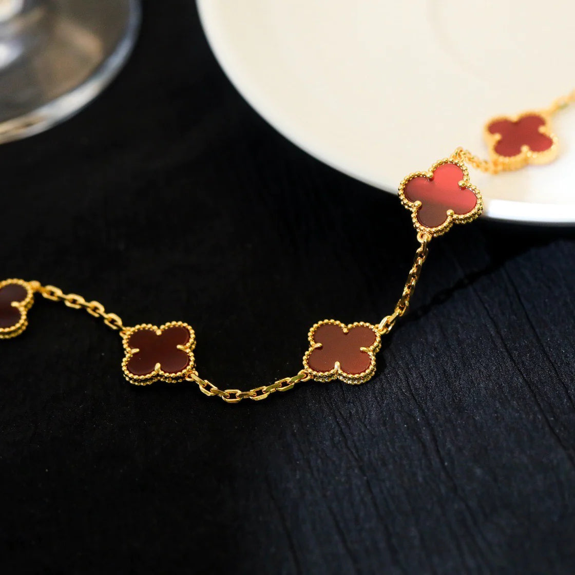 [Vellora-Opalyn]CLOVER 5 MOTIFS RED AGATE  BRACELET