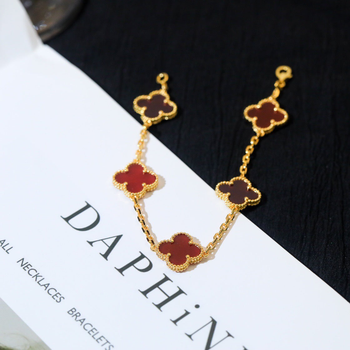 [Vellora-Opalyn]CLOVER 5 MOTIFS RED AGATE  BRACELET