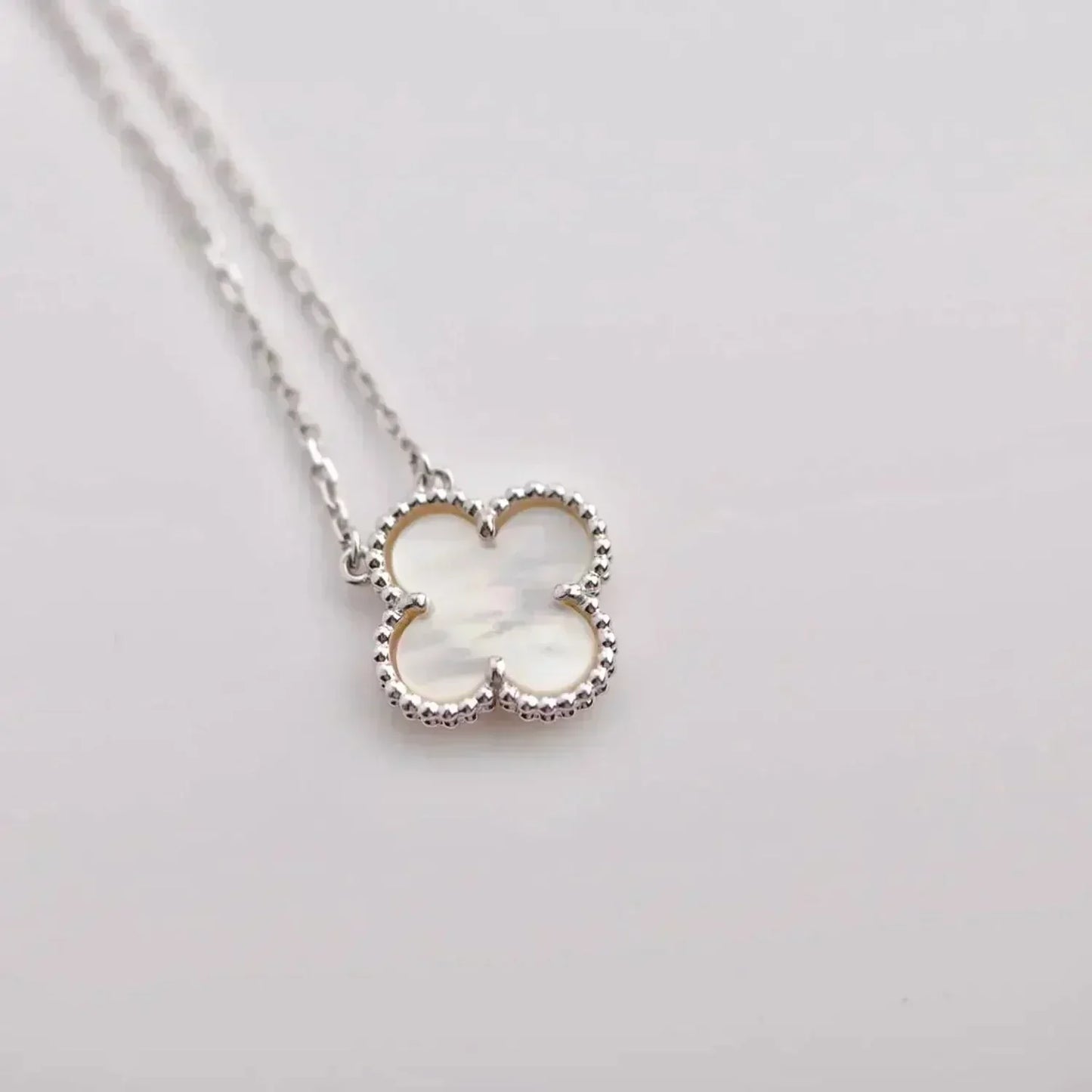 [Vellora-Opalyn]CLOVER  15MM WHITE MOTHER-OF-PEARL SILVER
