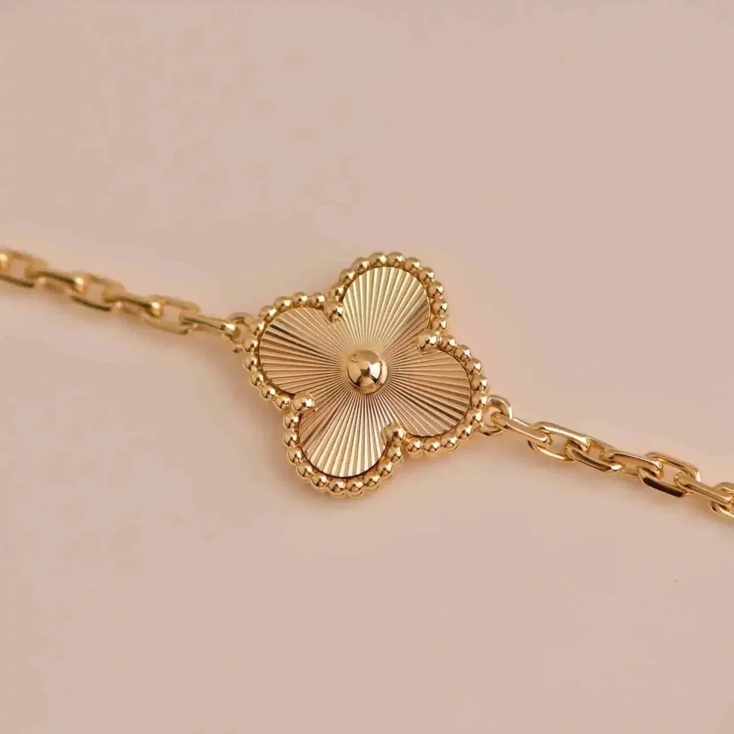 [Vellora-Opalyn]CLOVER 5 FLOWERS LASER BRACELET