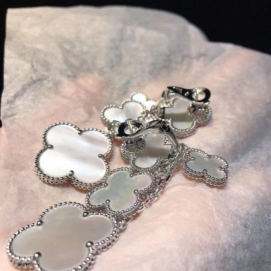 [Vellora-Opalyn]CLOVER EARRINGS WHITE MOP 4 MOTIFS SILVER