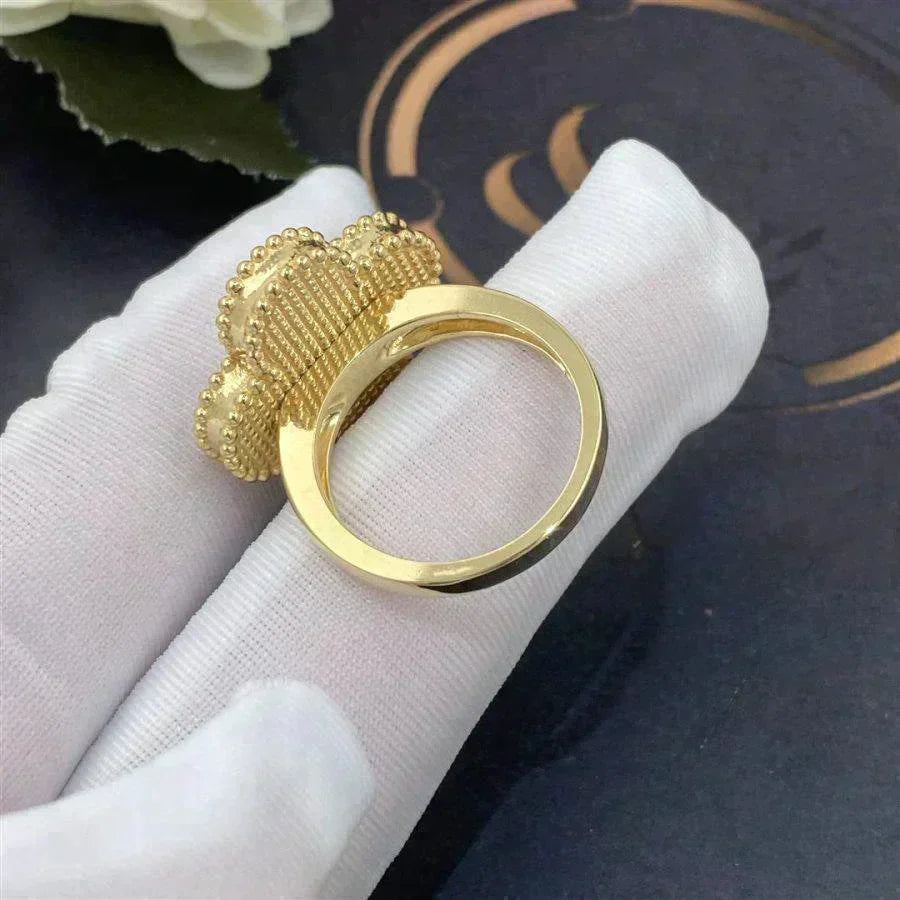 [Vellora-Opalyn]CLOVER WHITE MOP RING