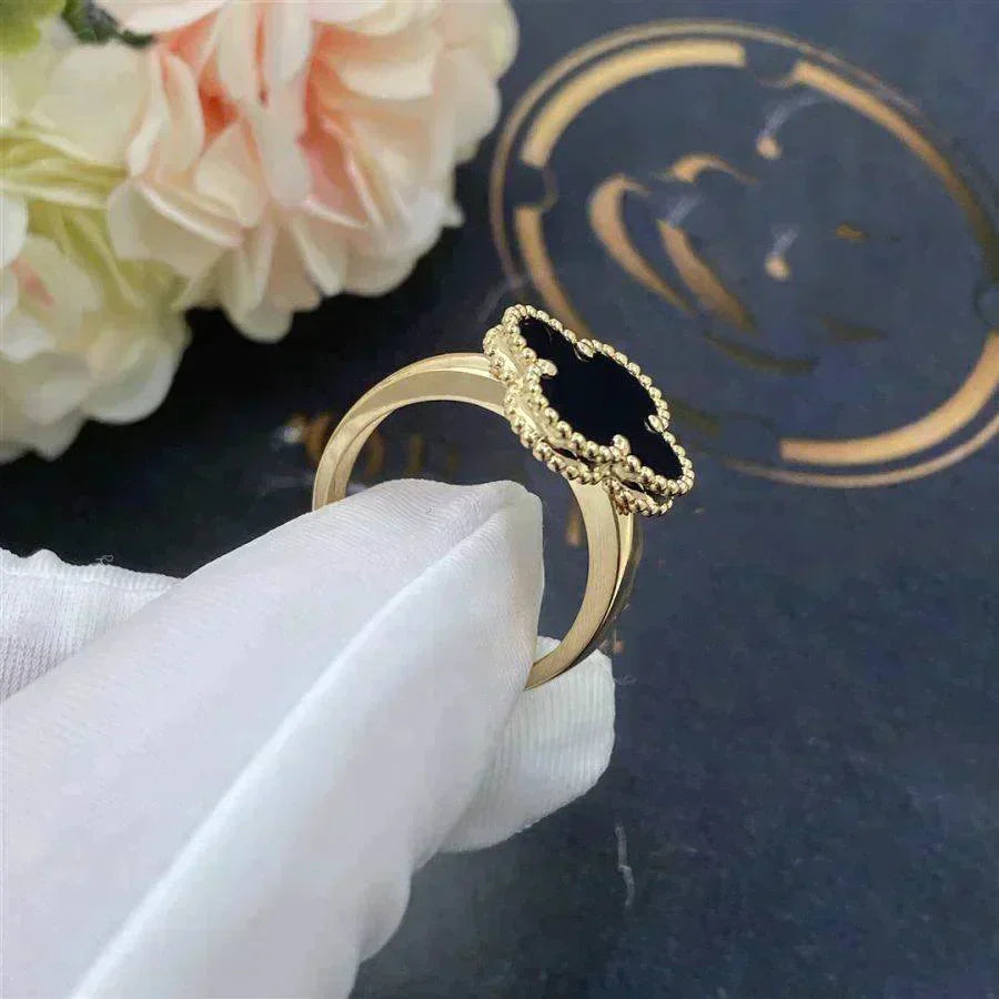 [Vellora-Opalyn]CLOVER ONYX RING