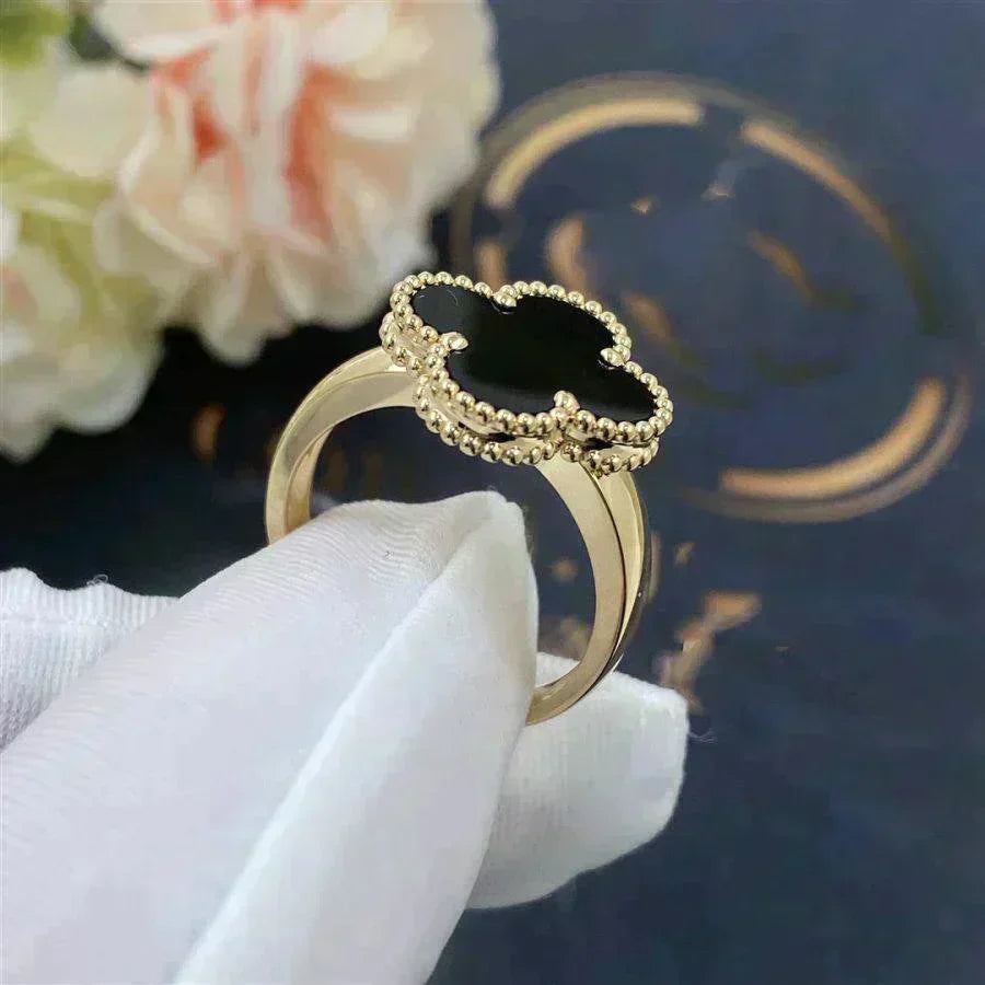 [Vellora-Opalyn]CLOVER ONYX RING