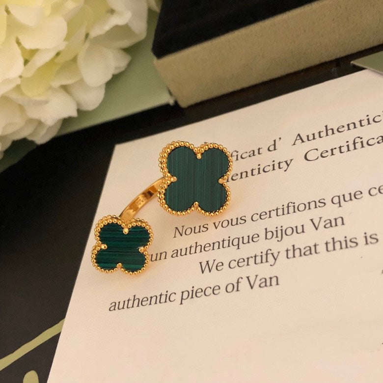 [Vellora-Opalyn]CLOVER BETWEEN THE FINGER RING
