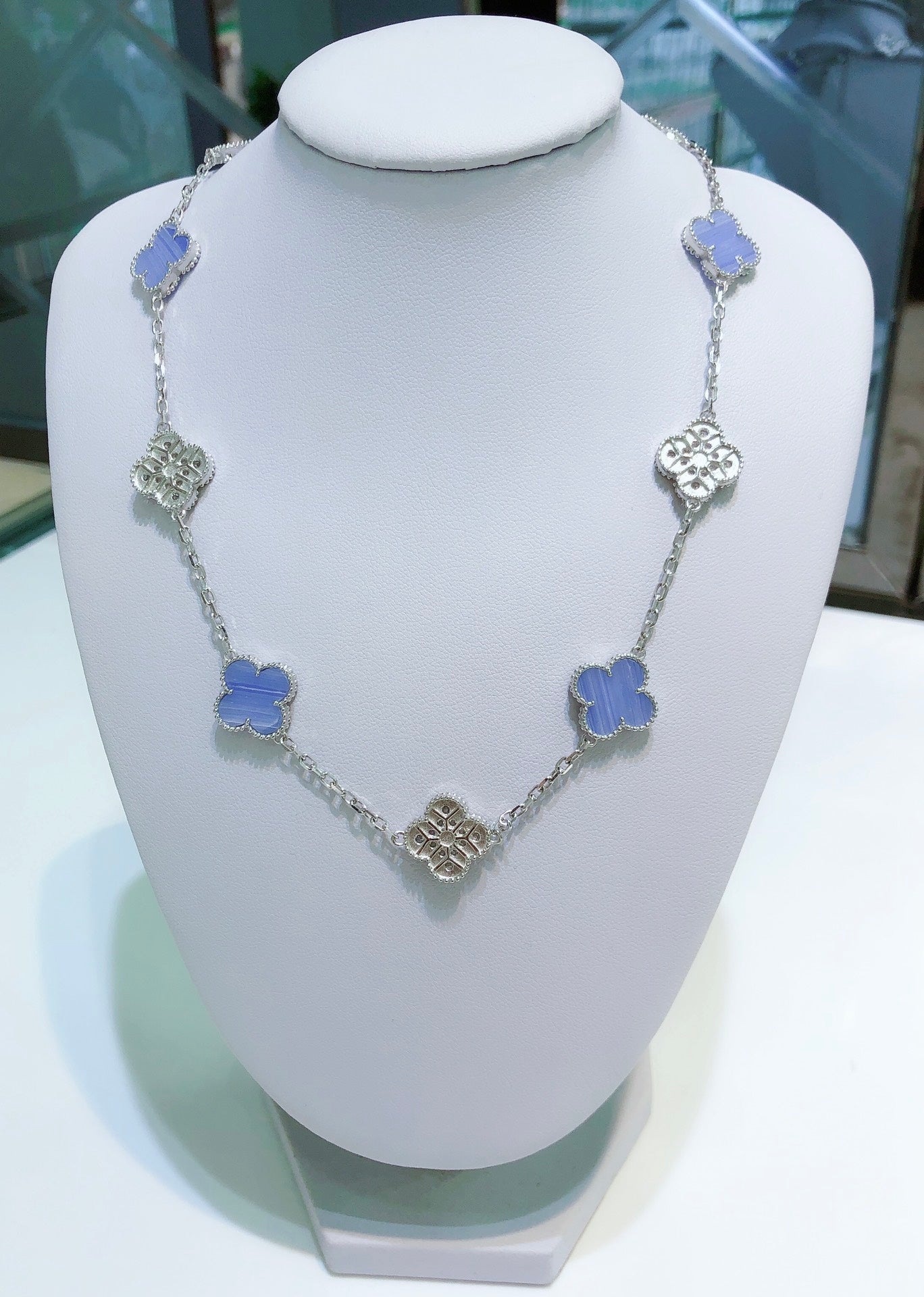 [Vellora-Opalyn]CLOVERS THE 10-MOTIFS CHALCEDONY DIAMONDS SILVER NECKLACE