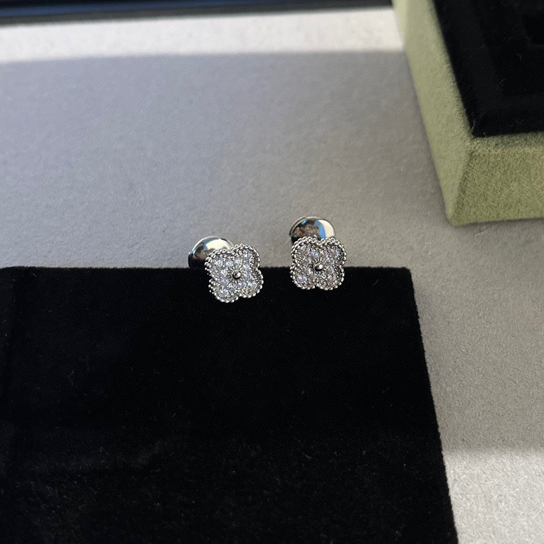 [Vellora-Opalyn]CLOVER MINI DIAMOND STUD EARRINGS