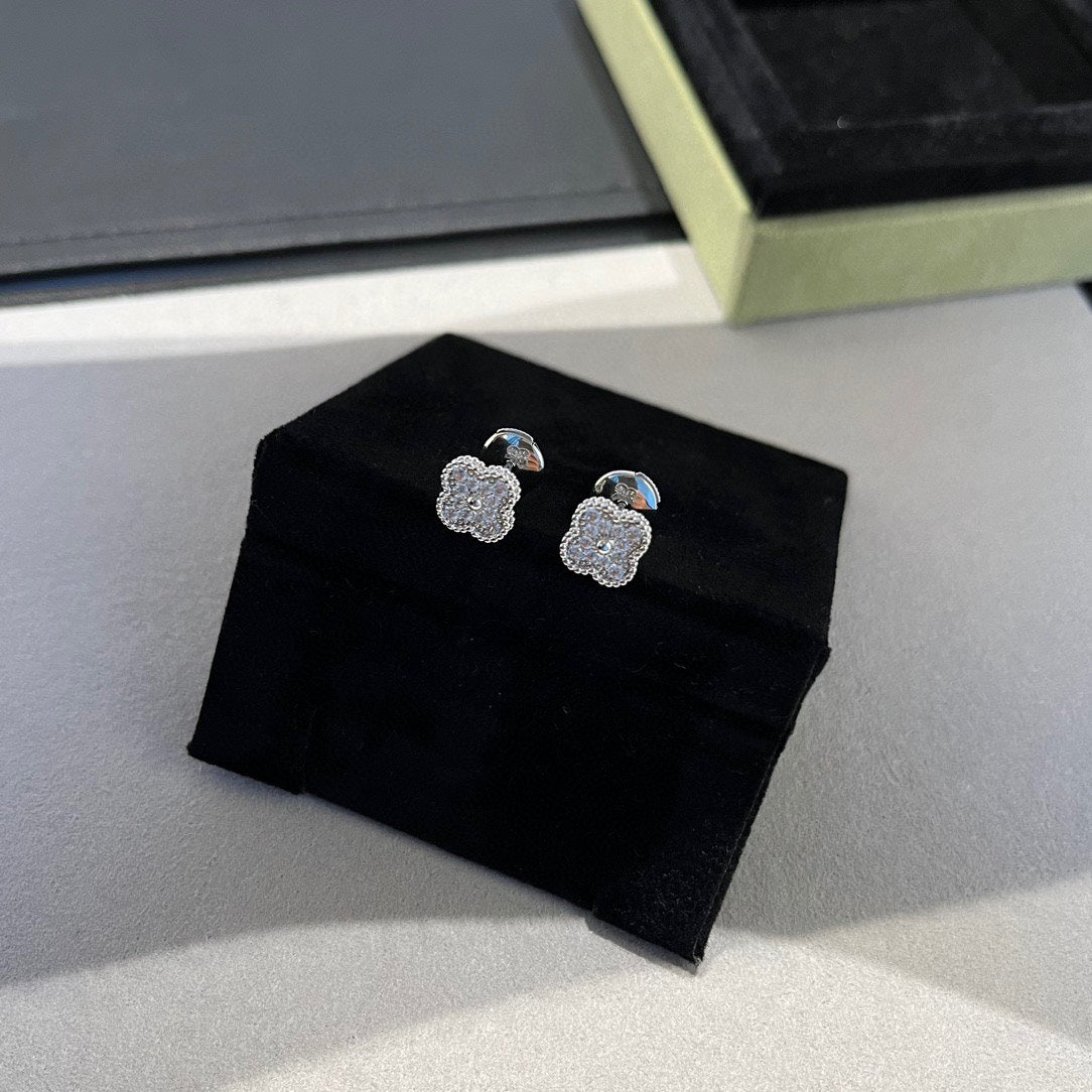 [Vellora-Opalyn]CLOVER MINI DIAMOND STUD EARRINGS