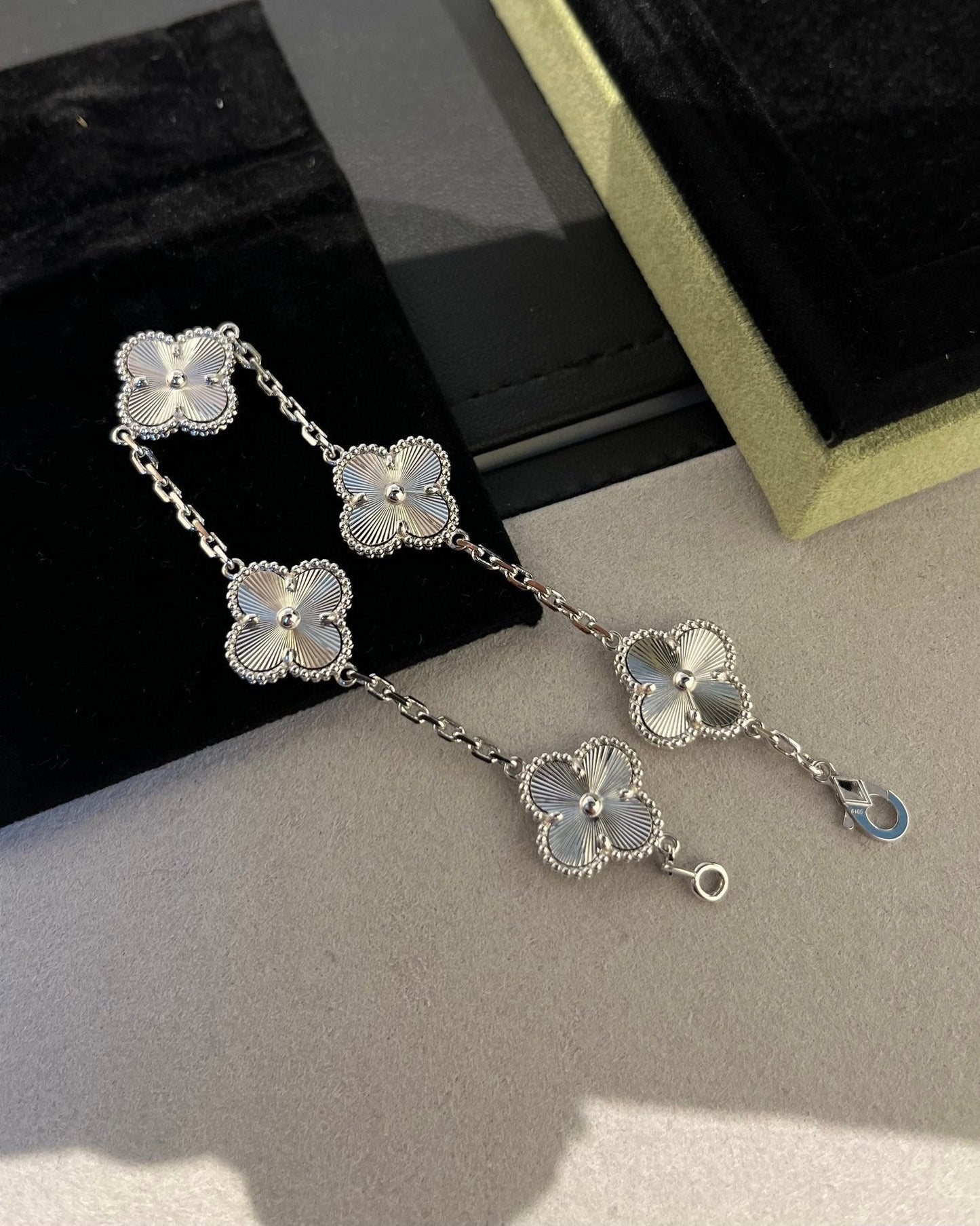 [Vellora-Opalyn]CLOVER SILVER 5 MOTIFS BRACELET