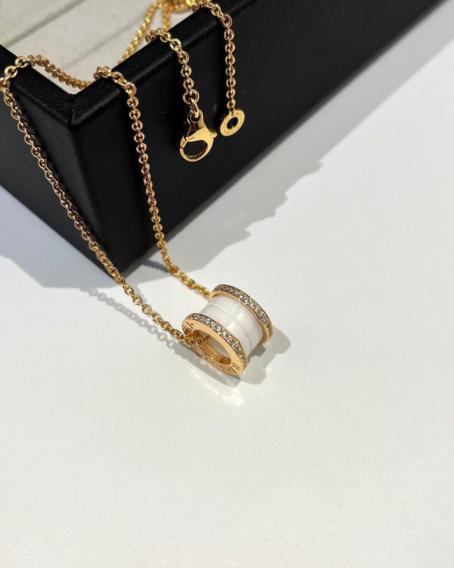 [Vellora-Opalyn]ZERO 1 WHITE CERAMIC DIAMOND PINK GOLD NECKLACE